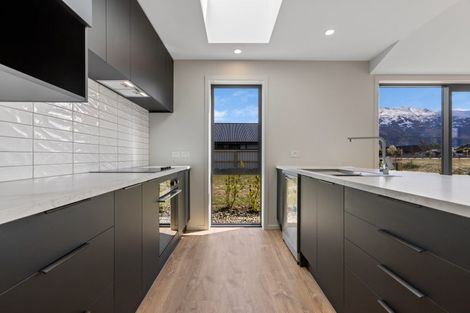 Photo of property in 22 Riley Street, Lake Hawea, 9382