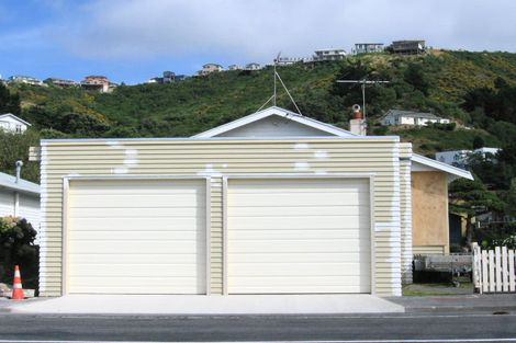 Photo of property in 64 Derwent Street, Island Bay, Wellington, 6023