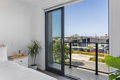 Photo of property in 8 Joshua Carder Drive, Hobsonville, Auckland, 0616