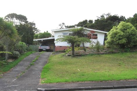 Photo of property in 11 Easter Parade, Glen Eden, Auckland, 0602