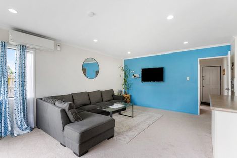Photo of property in 10 Blumhardt Place, Avondale, Auckland, 1026
