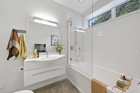 Photo of property in 528a Evans Bay Parade, Hataitai, Wellington, 6021