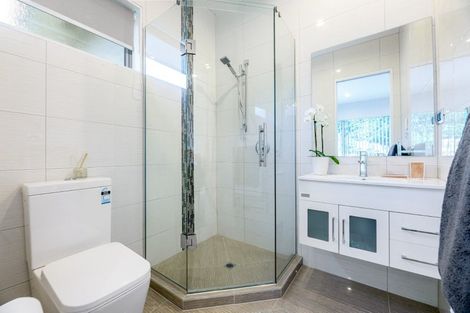 Photo of property in 12 Midhurst Avenue, Henderson, Auckland, 0612