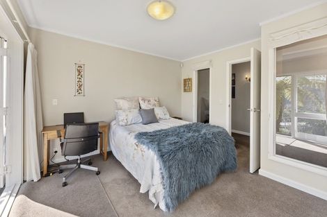 Photo of property in 13 Kenilworth Grove, Silverstream, Upper Hutt, 5019