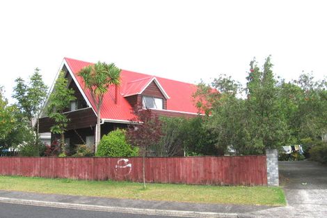 Photo of property in 93 Manhattan Heights, Glendene, Auckland, 0602