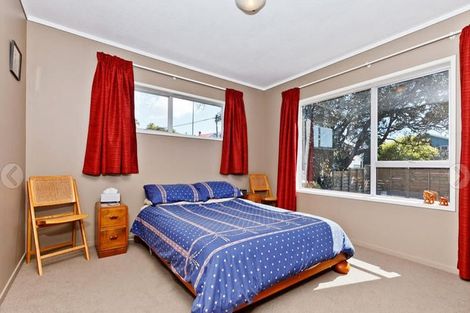 Photo of property in 1/240 Onewa Road, Birkenhead, Auckland, 0626