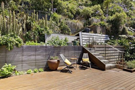 Photo of property in 107 Breaker Bay Road, Breaker Bay, Wellington, 6022