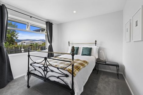 Photo of property in 7 Fairview Place, Levin, 5510