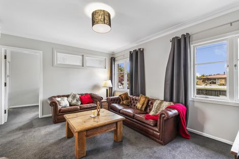 Photo of property in 20 Grove Road, Papakura, 2110