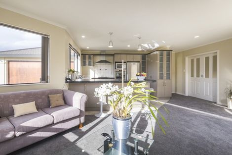 Photo of property in 98 Pacific Drive, Fitzherbert, Palmerston North, 4410