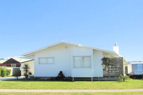 Photo of property in 39 Cholmondeley Crescent, Whitianga, 3510