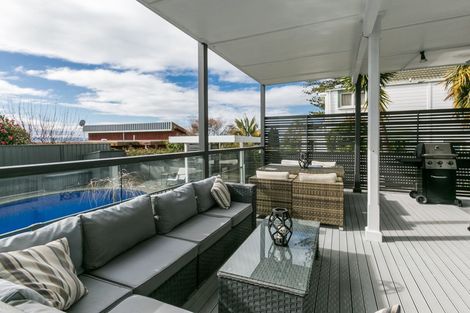 Photo of property in 24 Seapoint Road, Bluff Hill, Napier, 4110