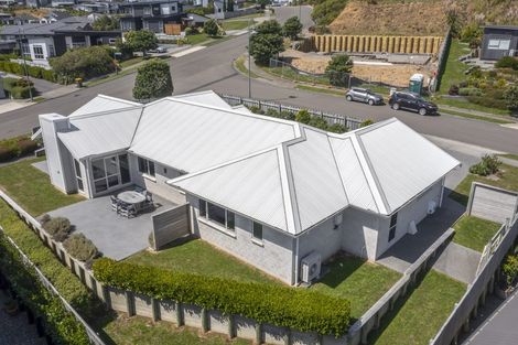 Photo of property in 2 Pacific View, Whitby, Porirua, 5024