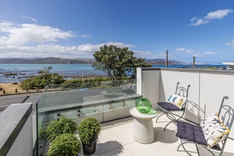 Photo of property in 160 Breaker Bay Road, Breaker Bay, Wellington, 6022