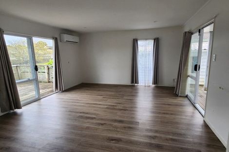 Photo of property in 1/5 Myna Place, Weymouth, Auckland, 2103