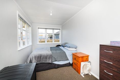 Photo of property in 18b Thames Street, Roslyn, Palmerston North, 4414