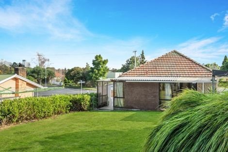 Photo of property in 2 Albert Street, Hamilton East, Hamilton, 3216