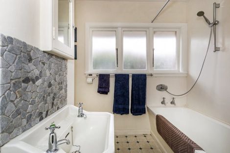 Photo of property in 2/31 Remuera Avenue, Cashmere, Christchurch, 8022