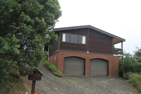 Photo of property in 27 Greyfriars Crescent, Tawa, Wellington, 5028