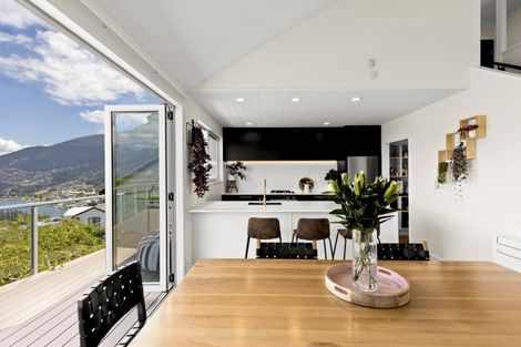 Photo of property in 7b Manchester Place, Queenstown, 9300