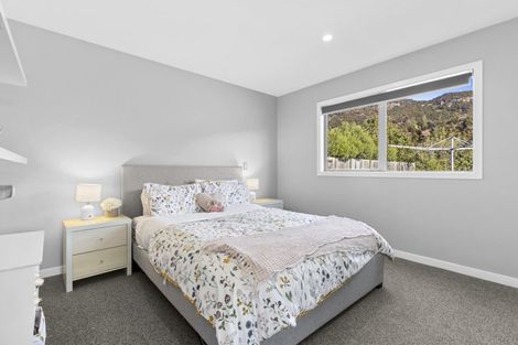 Photo of property in 10 Snowberry Street, Albert Town, Wanaka, 9305