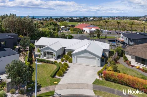 Photo of property in 22 Ralph Lane, Waihi Beach, 3611