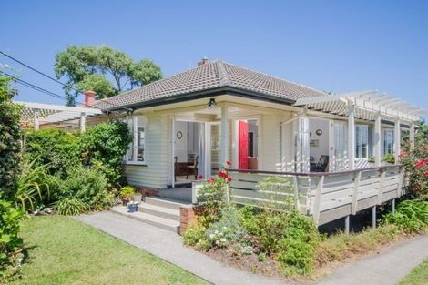 Photo of property in 484 Te Atatu Road, Te Atatu Peninsula, Auckland, 0610