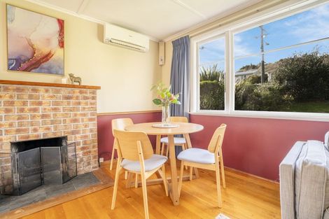 Photo of property in 44 Taylor Terrace, Tawa, Wellington, 5028