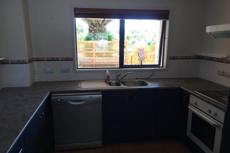 Photo of property in 1/13 John Jennings Drive, Oteha, Auckland, 0632