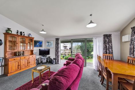 Photo of property in 16a Maire Street, Inglewood, 4330