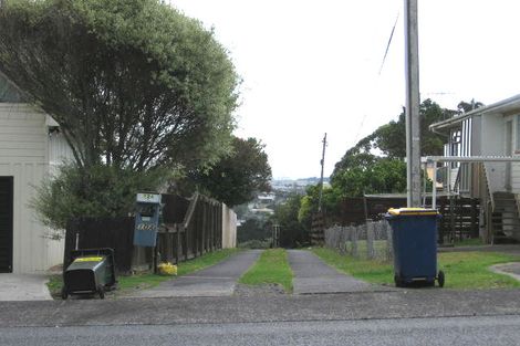Photo of property in 2/10 Firth Road, Torbay, Auckland, 0630