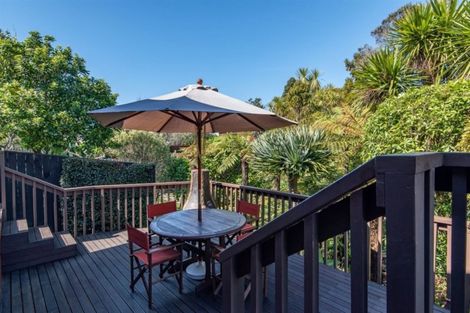 Photo of property in 2/30 Kowhai Road, Campbells Bay, Auckland, 0630