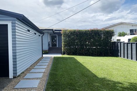 Photo of property in 8 Waipani Road, Te Atatu Peninsula, Auckland, 0610