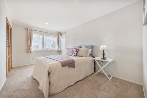 Photo of property in 7 Santa Monica Place, Goodwood Heights, Auckland, 2105