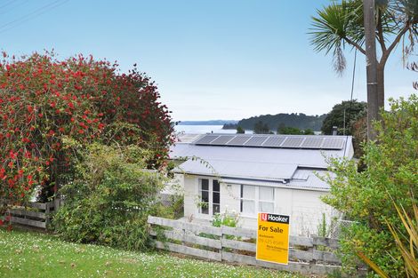 Photo of property in 8 Hillside Crescent, Leigh, 0985