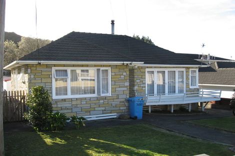 Photo of property in 16 Gardiner Grove, Wainuiomata, Lower Hutt, 5014