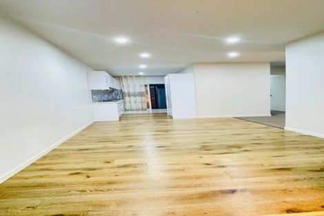 Photo of property in 23 Bartells Drive, Goodwood Heights, Auckland, 2105