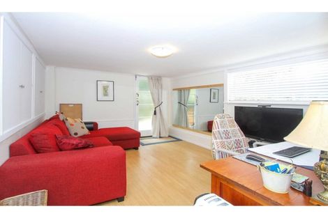 Photo of property in 28 Kauri Road, Birkenhead, Auckland, 0626