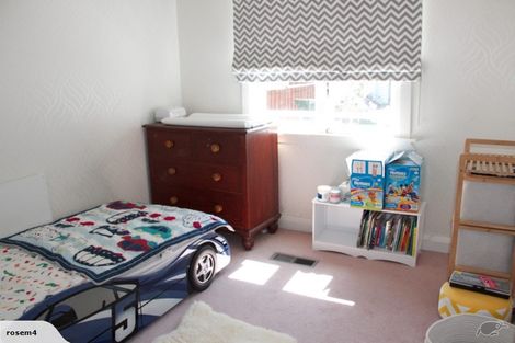 Photo of property in 43 Kensington Avenue, Petone, Lower Hutt, 5012