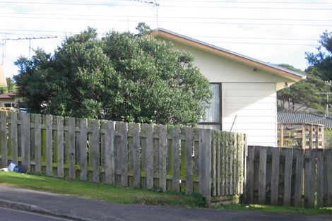 Photo of property in 37 Lilburn Crescent, Massey, Auckland, 0614