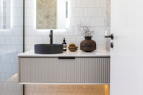 Photo of property in 160 Gardiners Road, Harewood, Christchurch, 8051