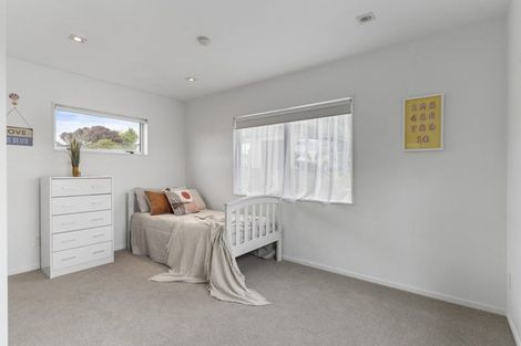 Photo of property in 11 William Bayes Place, Red Beach, 0932