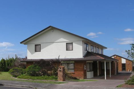 Photo of property in 4 Heversham Place, Glendene, Auckland, 0602