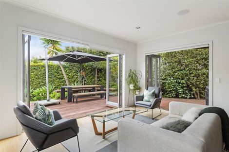 Photo of property in 131c Kowhai Road, Mairangi Bay, Auckland, 0630