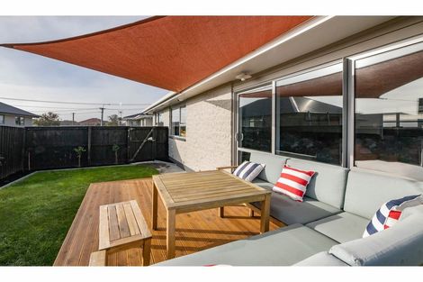 Photo of property in 2/19 Rookwood Avenue, New Brighton, Christchurch, 8083