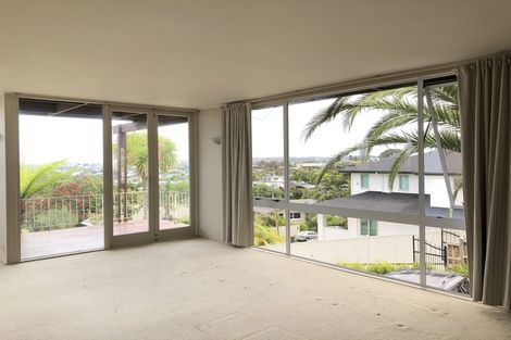 Photo of property in 1/11 Parr Terrace, Castor Bay, Auckland, 0620