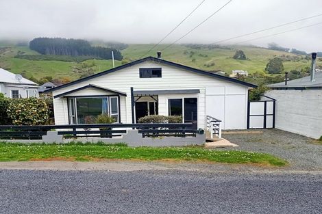 Photo of property in 12 Dickson Street, Macandrew Bay, Dunedin, 9014