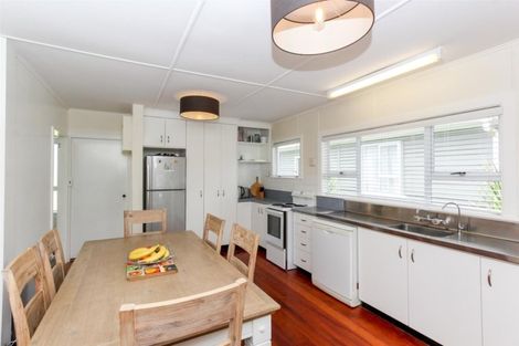 Photo of property in 18 Karaka Street, Merrilands, New Plymouth, 4312