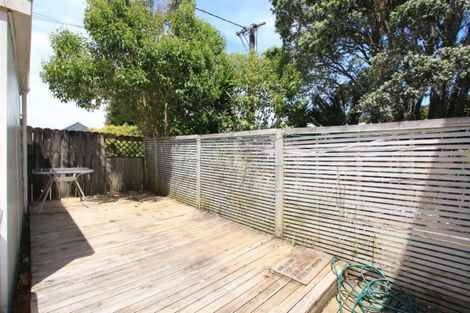 Photo of property in 4/228 Onewa Road, Birkenhead, Auckland, 0626