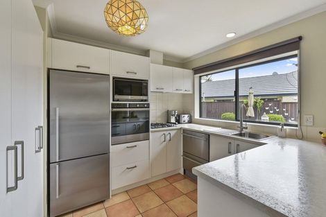 Photo of property in 4 Croftview Road, Wattle Downs, Auckland, 2103